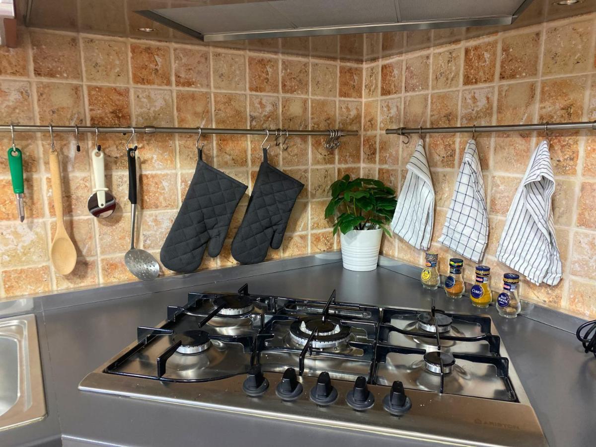 Lovely Home 5 Min Walk To The Beach, 3 Bedrooms Ample Outdoor Relax And Wifi Capitana Exteriör bild