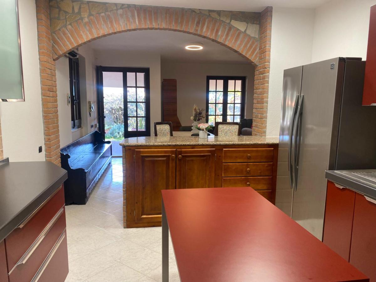 Lovely Home 5 Min Walk To The Beach, 3 Bedrooms Ample Outdoor Relax And Wifi Capitana Exteriör bild
