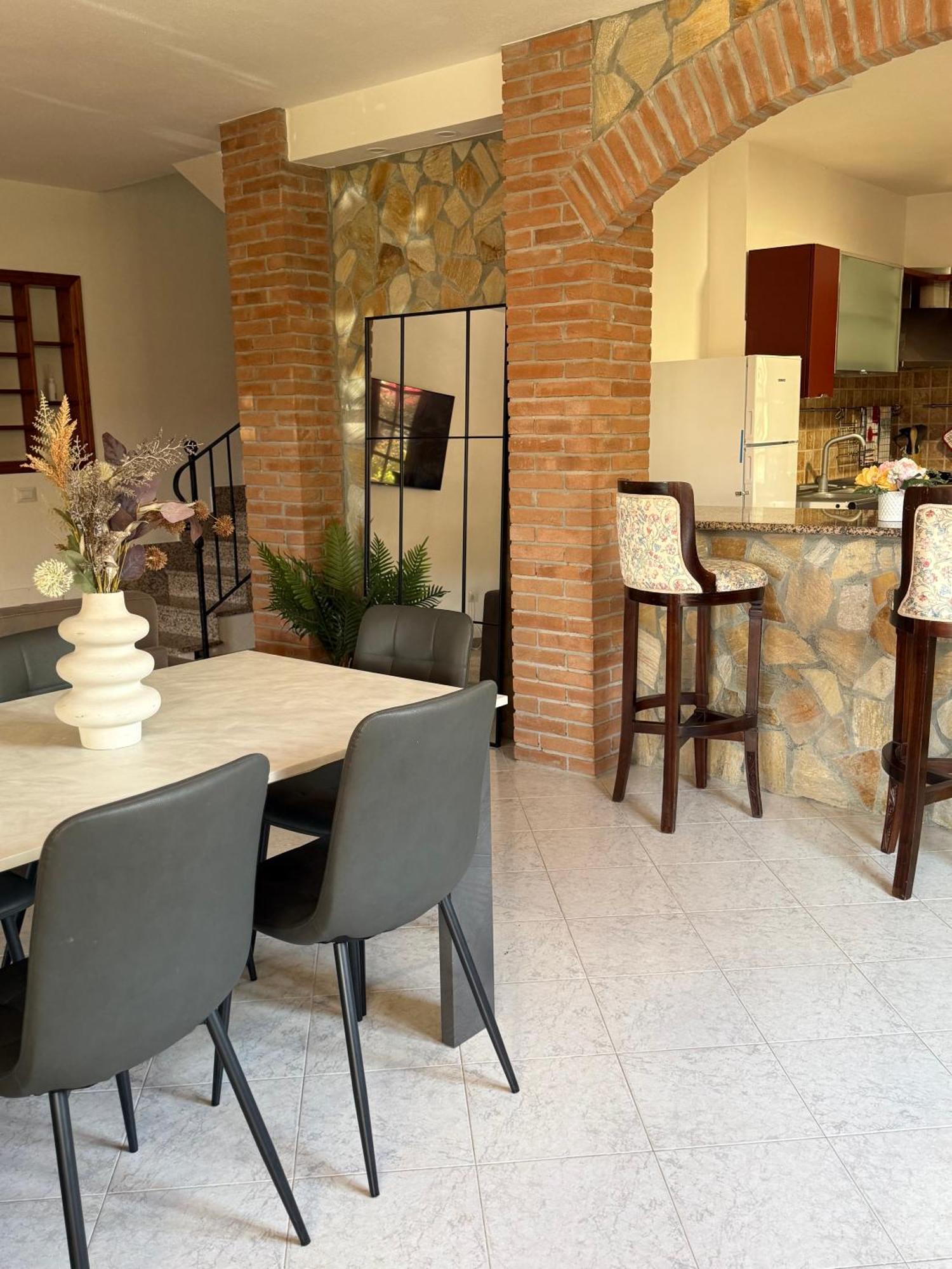 Lovely Home 5 Min Walk To The Beach, 3 Bedrooms Ample Outdoor Relax And Wifi Capitana Exteriör bild